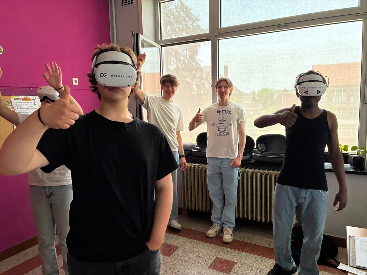 Leerlingen met een VR-bril