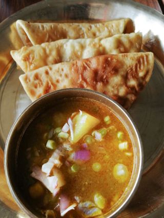 2 lekkere Nepalese hapjes b