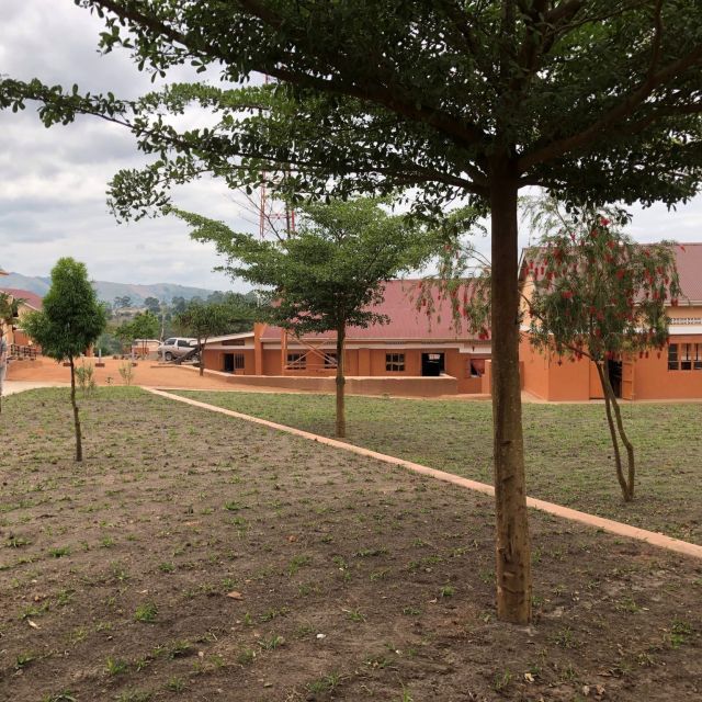 Oeganda Onze Projecten Renovatie Lagere School Kantoor